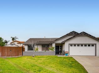 2445 W Summerset Dr, Rialto, CA 92377