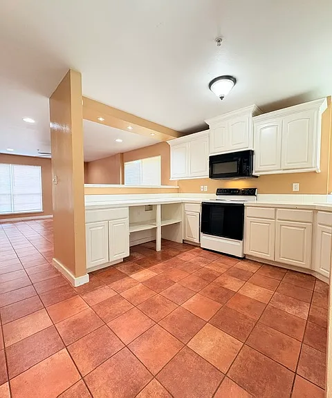 507 S Bonner Ave #D — Photo 2