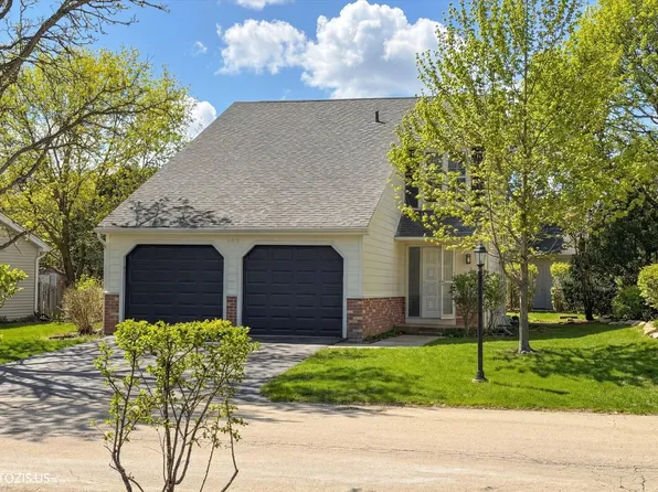 642 Williams Ct, Gurnee, IL 60031