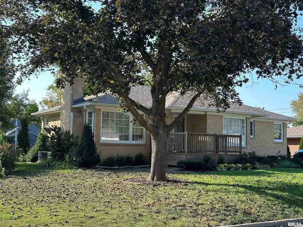 1400 Montello Ct, Canton, IL 61520