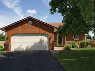 13661 Lynn Cir, Savage, MN 55378