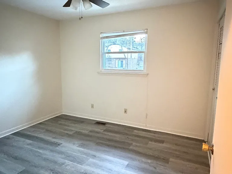 7308 Dublin Ln — Photo 13