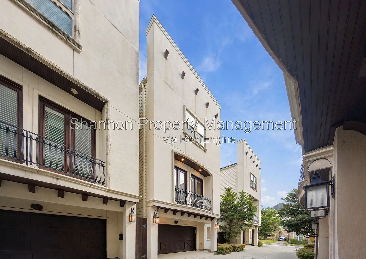 3 bed, 3.5 bath, 2346 sqft, $3,900 — Photo 3