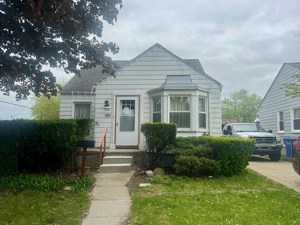 Building Photo - 7592 Ready Ave