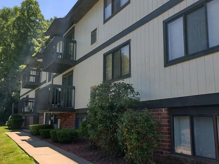St. Clair Woods Apartments — Photo 45