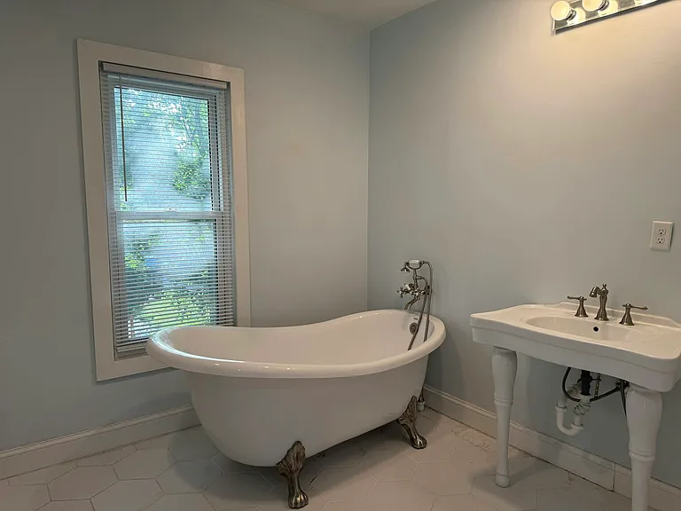 409 E Porter St — Photo 17