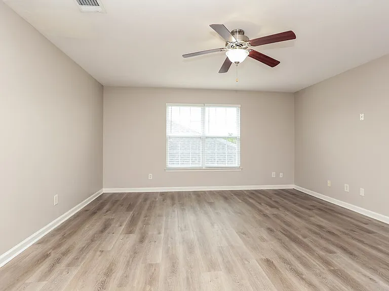 329 Sarna Dr — Photo 10