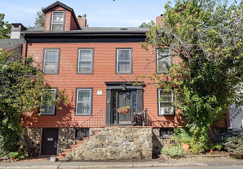 63 Washington St #2