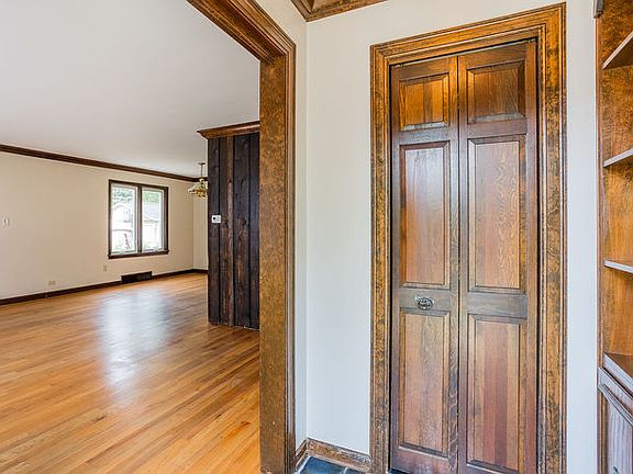 5th image of 1665 Spruce Ave