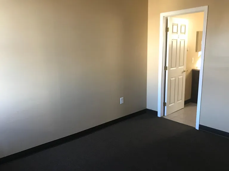 2 E Broad St #3 — Photo 5