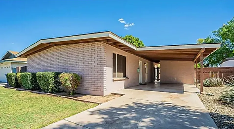 1215 E Concorda Dr