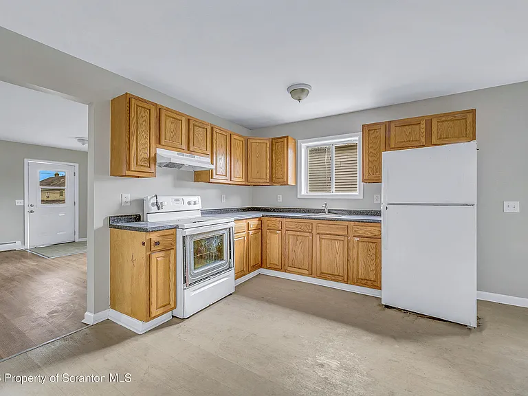 108 E Market St #2 — Photo 7