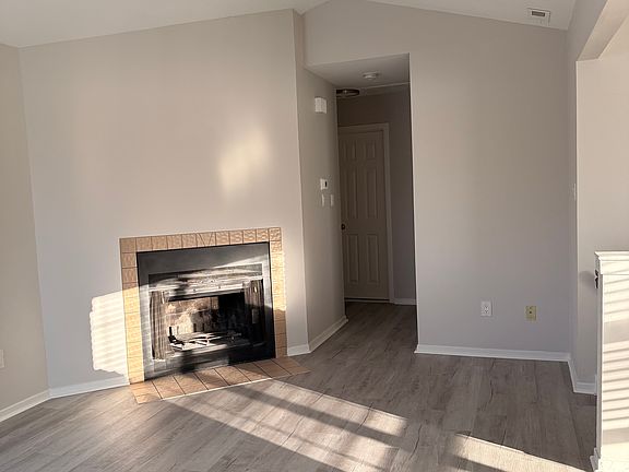 4th image of 103 S Edgewater Dr #103