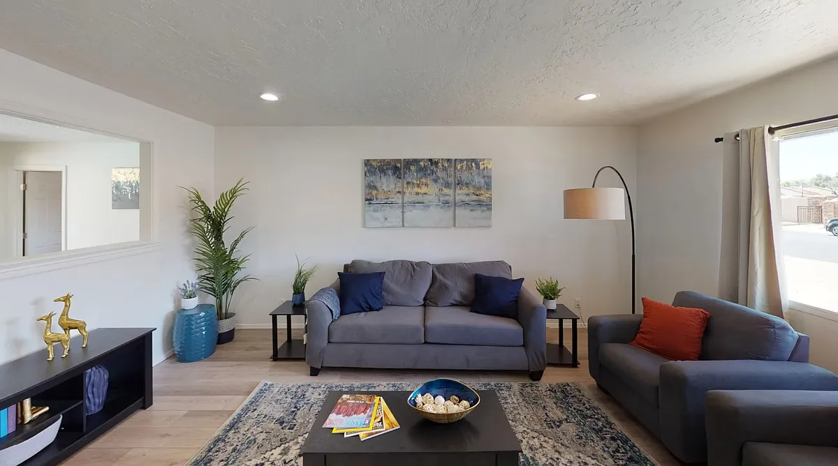 Building Photo - 328 E Dunbar Dr #1