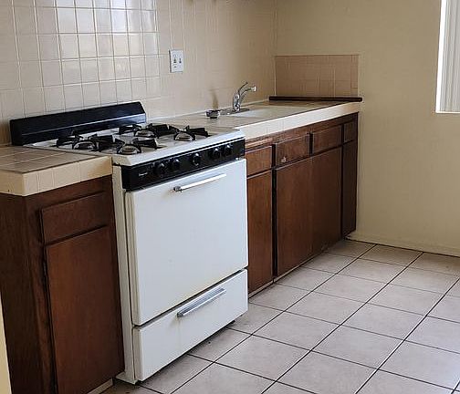 5th image of 4097 W 142nd St APT 109