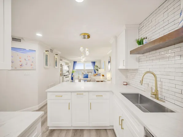 670 Nautilus Ct Unit 202, Fort Walton Beach, FL 32548