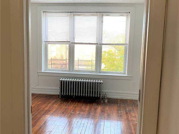 3rd image of 3053 49th St