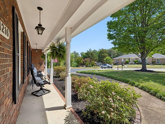 5th image of 1216 King Arthur Rd