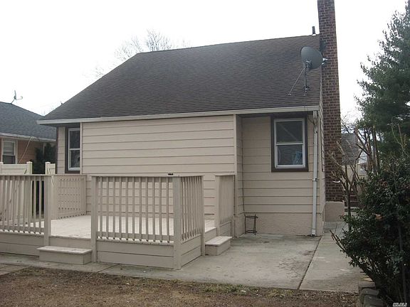 3rd image of 217 Windsor Pkwy