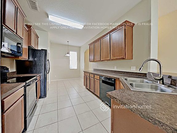 4th image of 1861 Centennial Ave