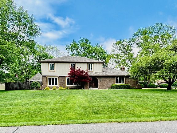 2nd image of 300 Woodland West Dr
