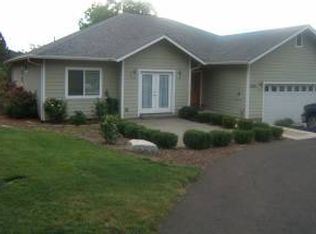 3180 Cloverlawn Dr, Grants Pass, OR 97527