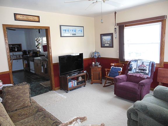 2nd image of 245 Lockwood St