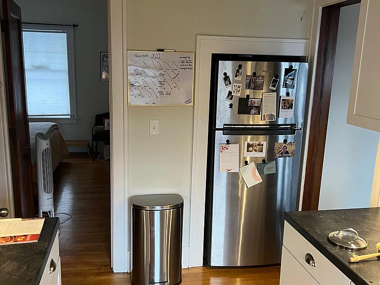 213 Carlton Ave SE — Photo 3