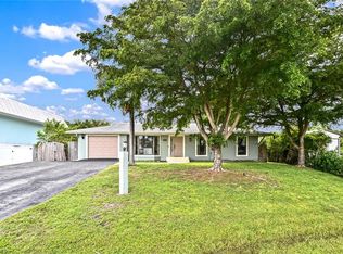 183 3rd St, Naples, FL 34113