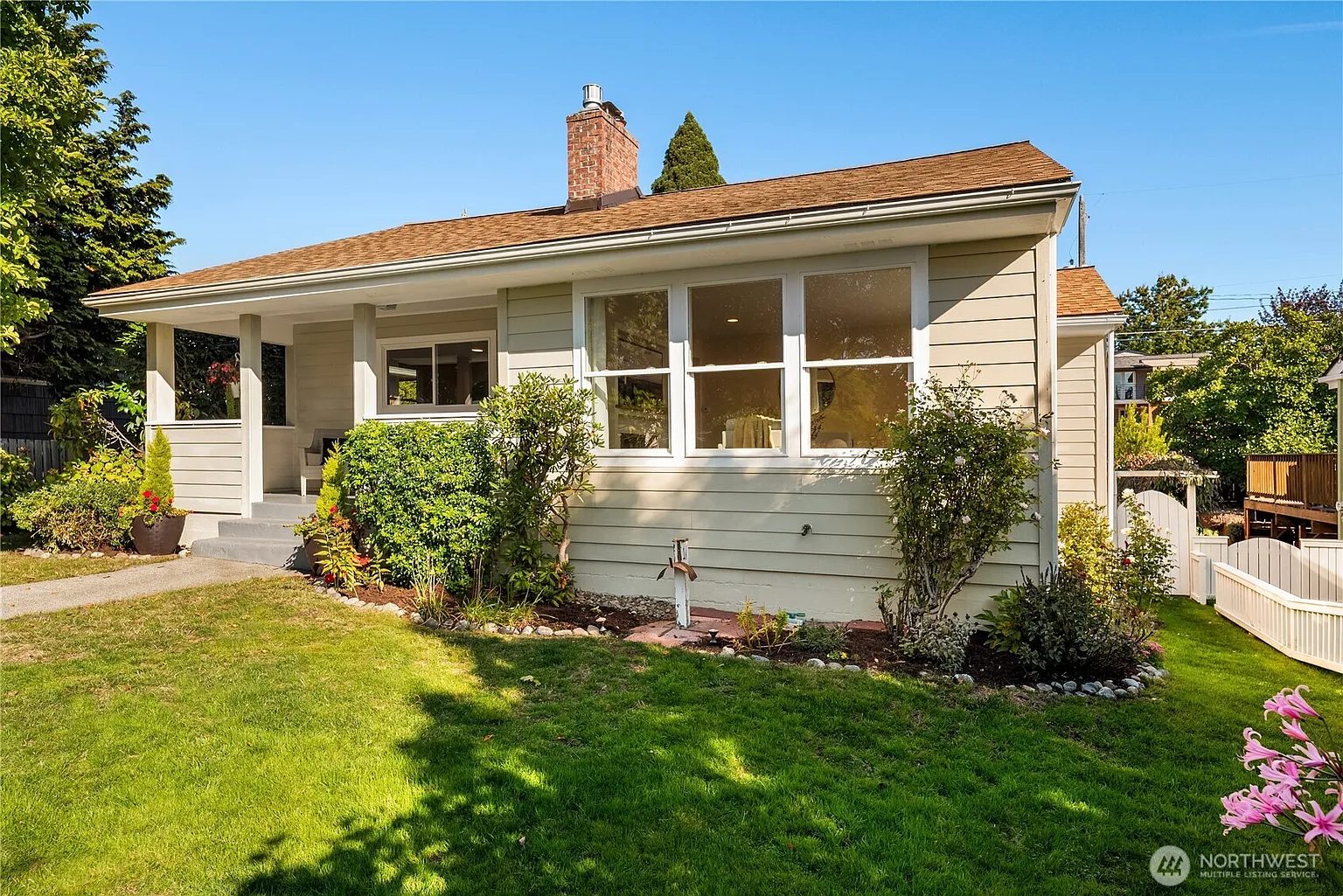 5942 46th Avenue SW photo 1