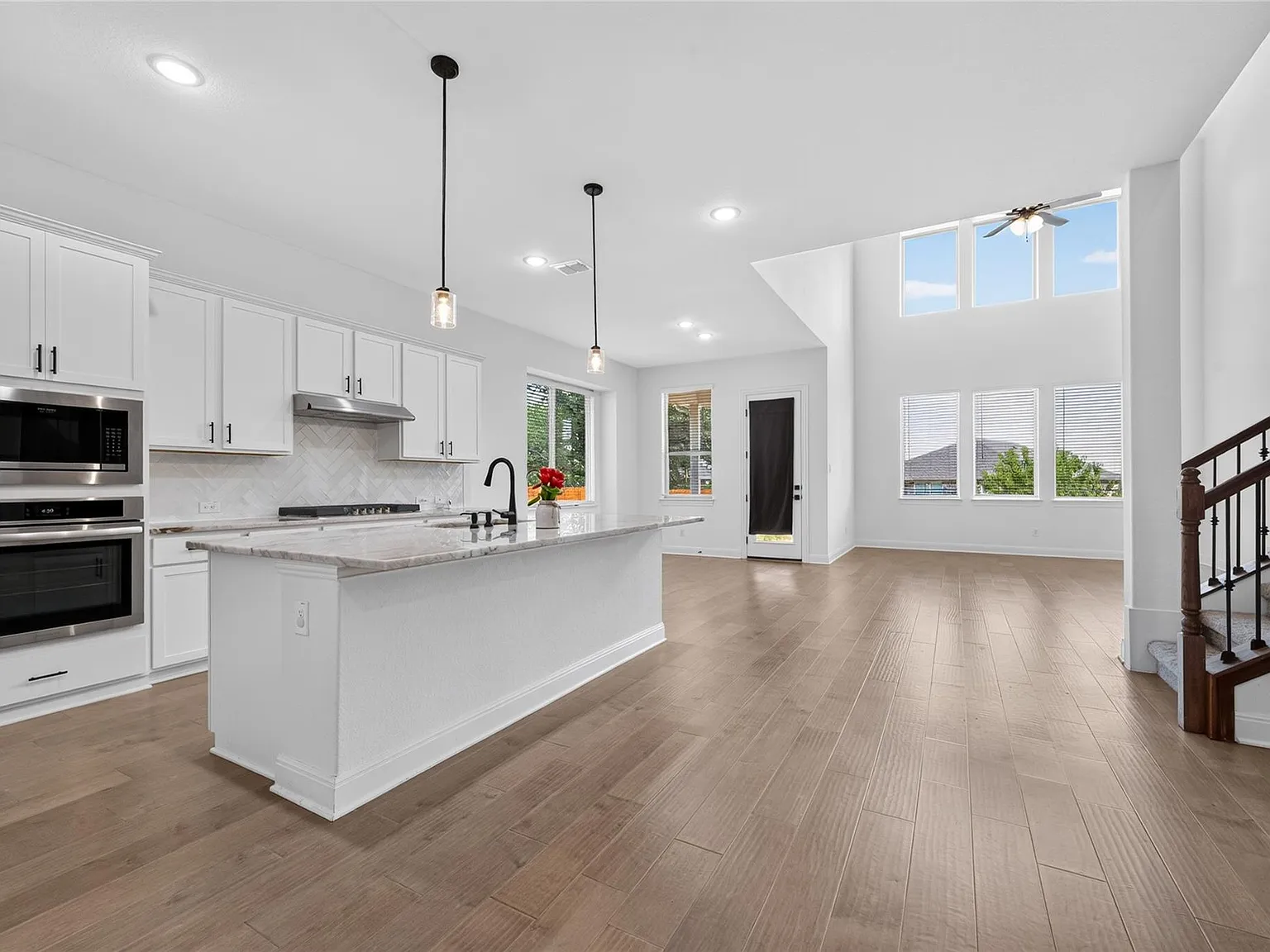 5 bed, 4.0 bath, 3146 sqft, $2,850 — Photo 3