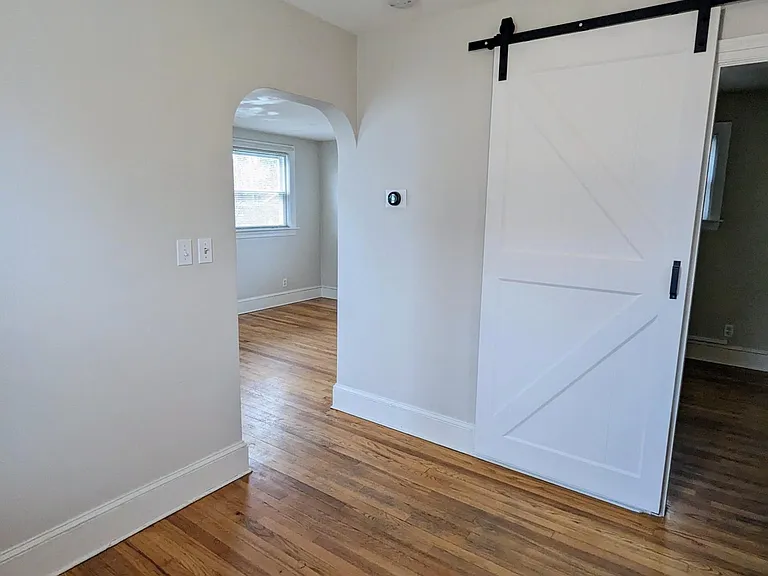 111 Cedar Ave — Photo 7