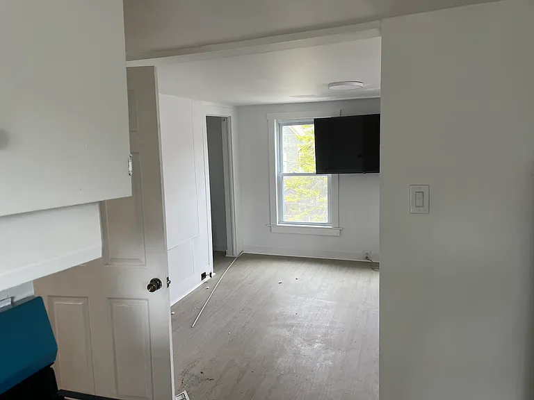 33 W Lansing St #2 — Photo 5