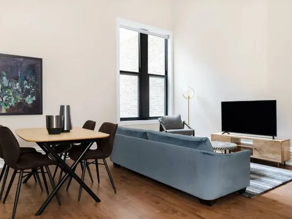 17 S Wabash Ave, Chicago, IL