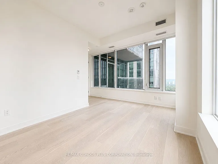 11 Yorkville Ave #3907 — Photo 20