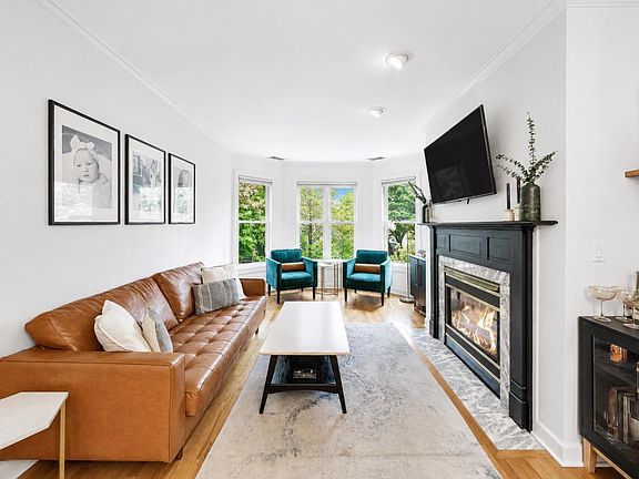5th image of 3051 N Clifton Ave #2