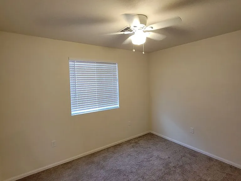2728 Brighton St — Photo 10
