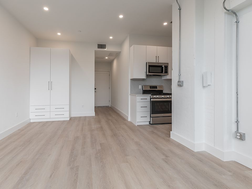 1st image of 1117 Harrison Ave #3