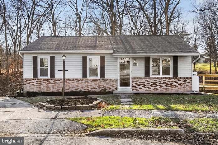 1st image of 1116 Old Pond Rd