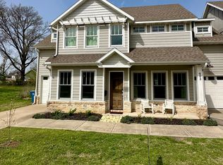 402 SW 5th St, Bentonville, AR 72712