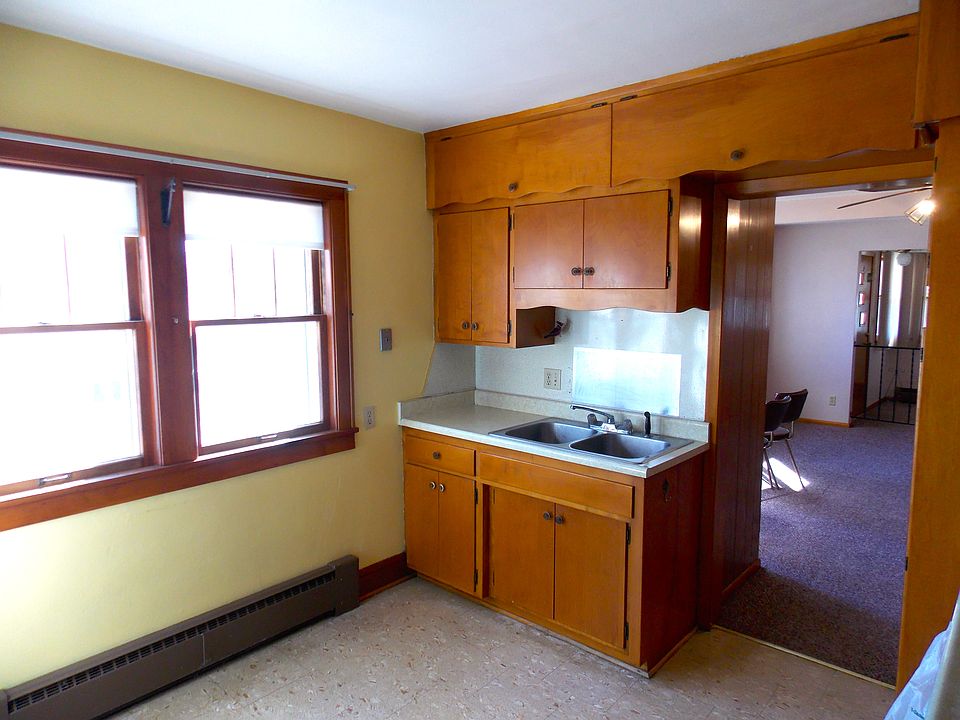 1st image of 456 Van Dyke St