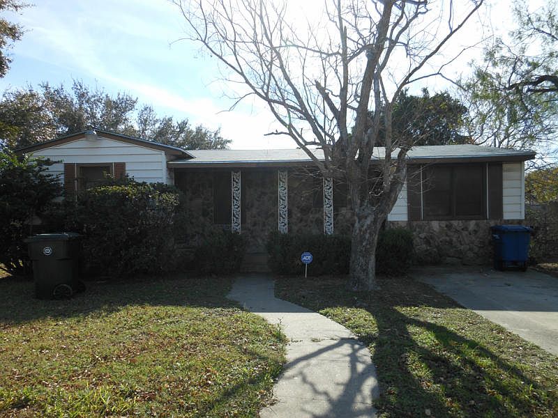 1st image of 4433 N Cornelia Cir