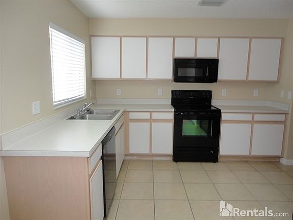 4th image of 3134 Summer House Dr