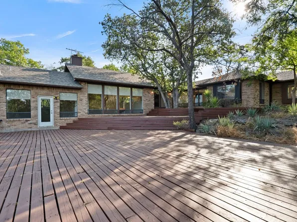 97 Crown Rd, Willow Park, TX 76087