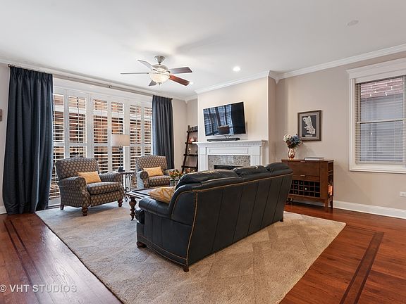 2nd image of 2049 W Belmont Ave APT 3