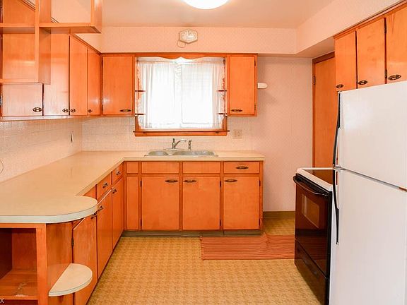 4th image of 2509 Oakwood Dr
