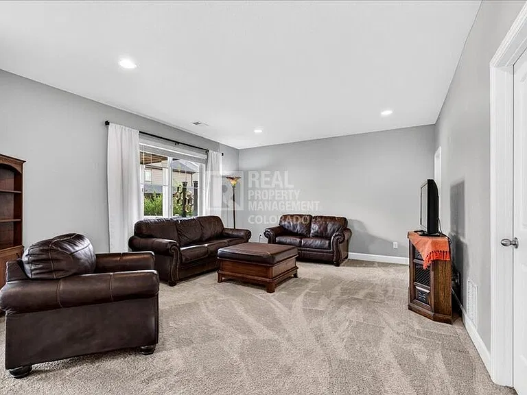 5176 Ditmars Trl — Photo 39