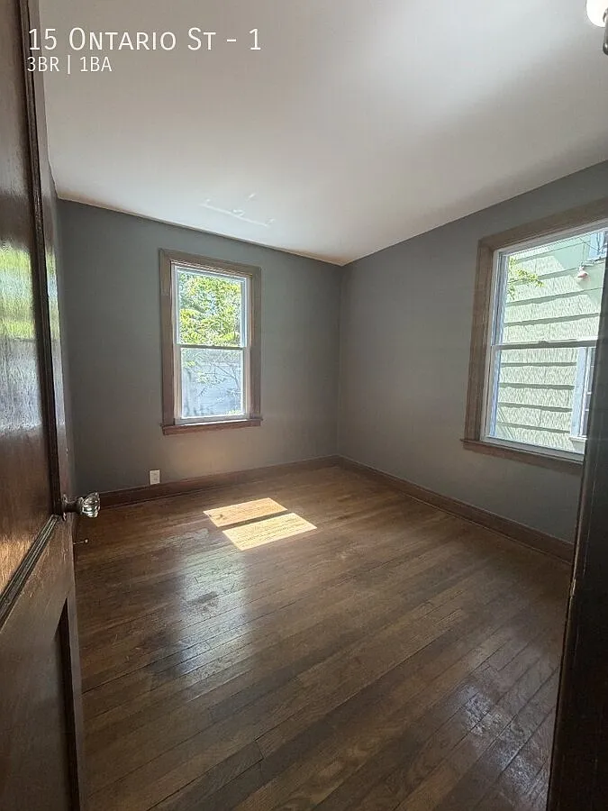 Spacious 3-Bedroom First-Floor Apartment with Off-Street Parking! — Photo 3