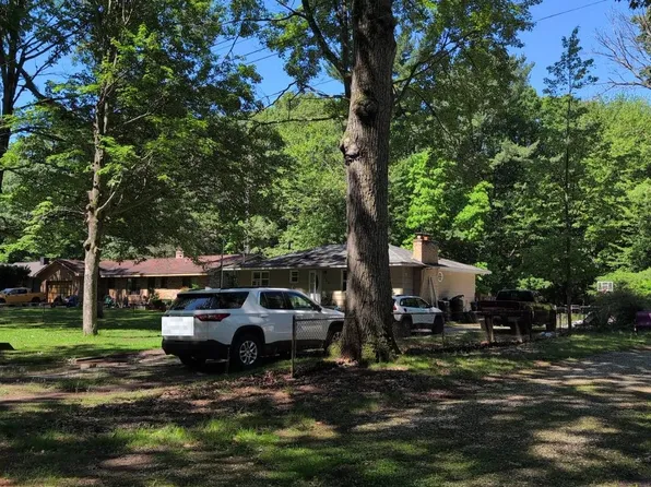 3763 Wickham Dr, Norton Shores, MI 49441