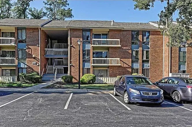 222 Echelon Rd #9